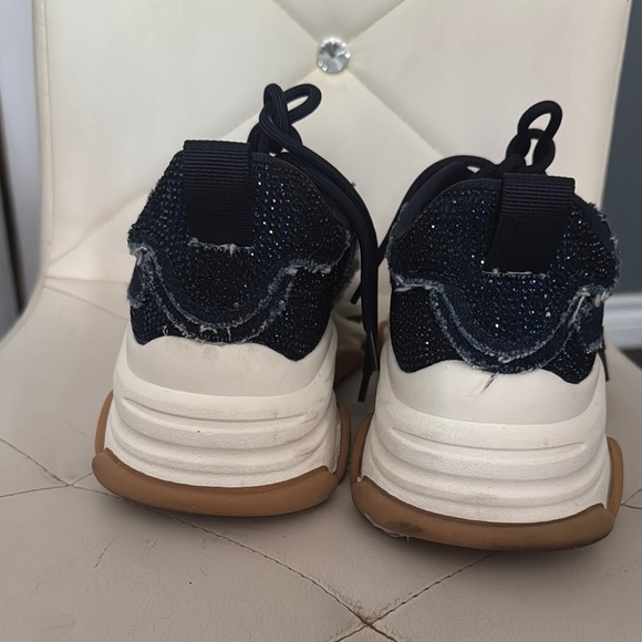 Steve‎ Madden White and Blue Sneakers Classic Design - Picture 6 of 7